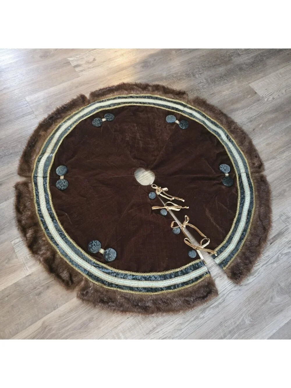 Victorian Brown Teal Velvet Christmas Tree Skirt Faux Fur Brocade Jacquard 46